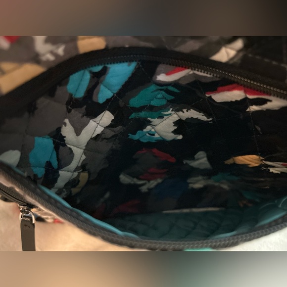 Vera Bradley backpack with no noticeable wear. Excellent condition. - Picture 8 of 14